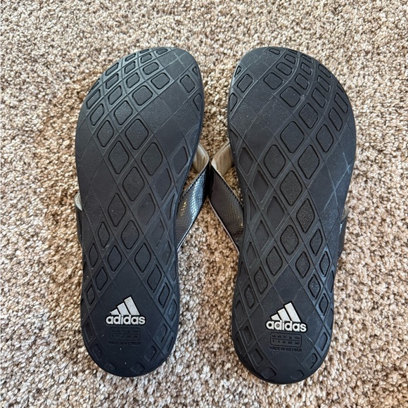 Adidas Women’s Black Flip Flops size 9 - Picture 3 of 3